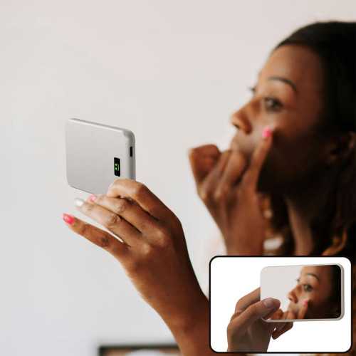 Xoopar Smile Mirror Power Bank Xoopar Smile Mirror Power Bank